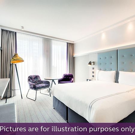 Premier Inn Stuttgart Bad Cannstatt 部屋 写真