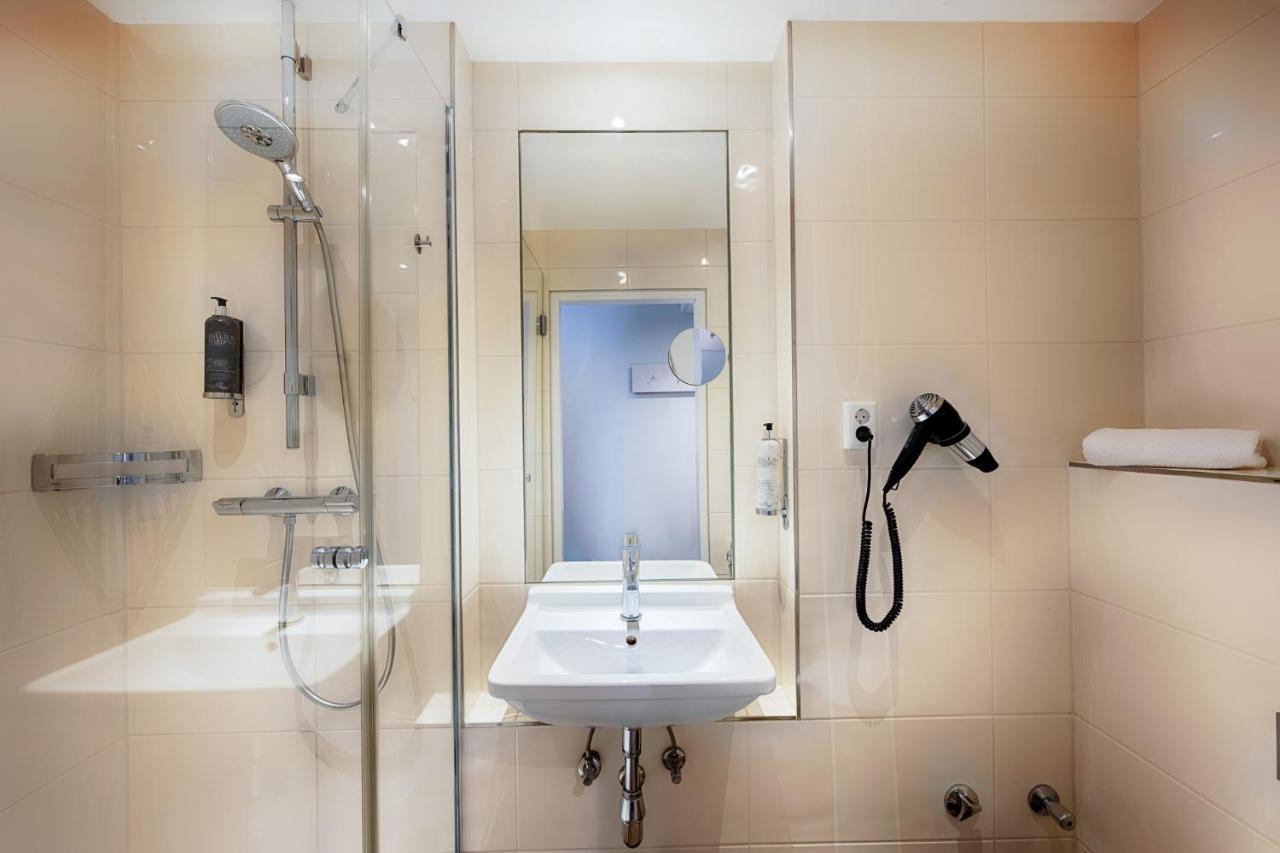 Premier Inn Stuttgart Bad Cannstatt エクステリア 写真
